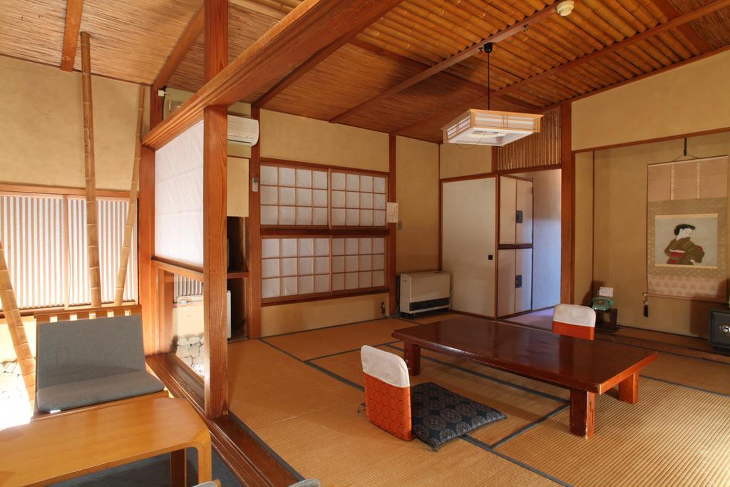 Hatsunoyu Yamanouchi  Camera foto